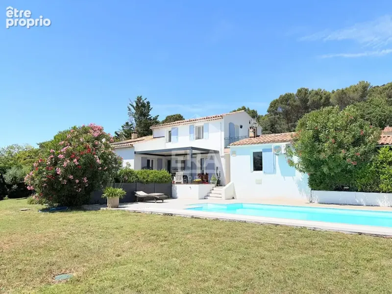 Photo Maison à Villelaure au prix de 647 000€