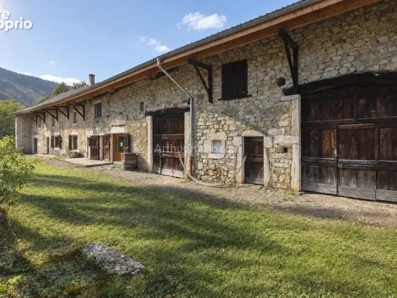 Photo Maison à Marchamp au prix de 395 000€