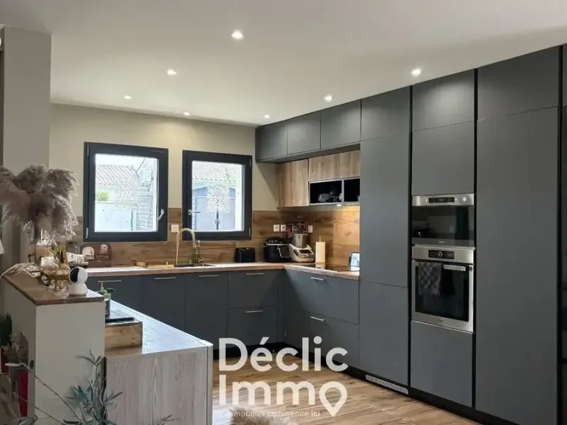 Photo Maison à La Couronne au prix de 257 250€