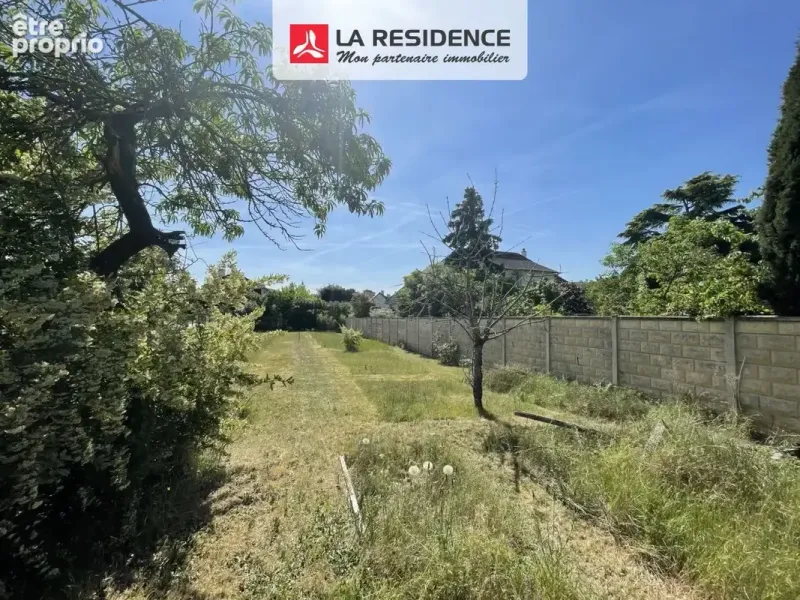 Photo Terrain à Croissy-Sur-Seine au prix de 715 000€
