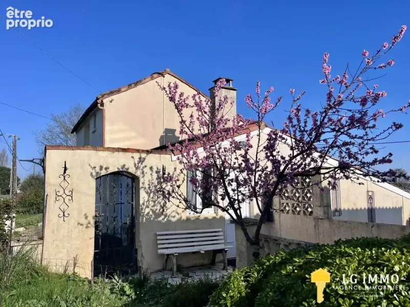 Photo Maison à Brie-Sous-Mortagne au prix de 83 000€