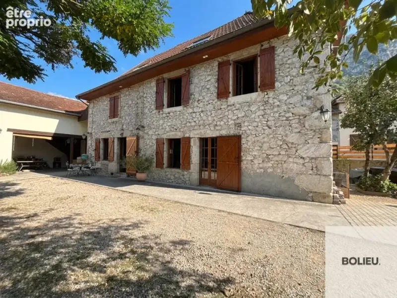 Photo Maison à Champagneux au prix de 449 000€