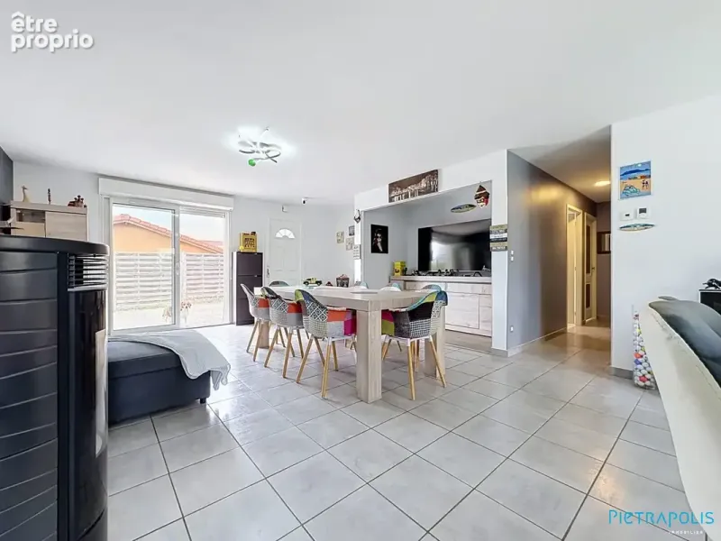 Photo Maison à Perrex au prix de 252 000€