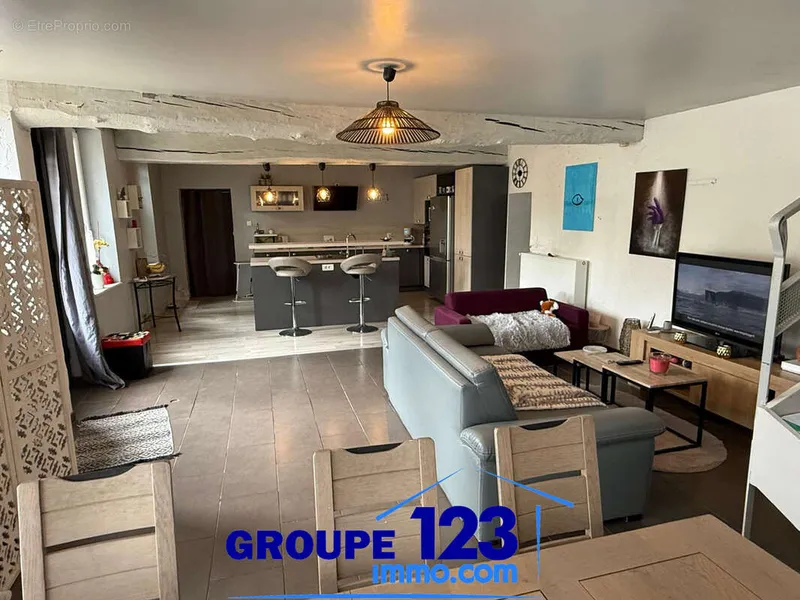 Photo Maison à La Celle-Saint-Cyr au prix de 159 000€
