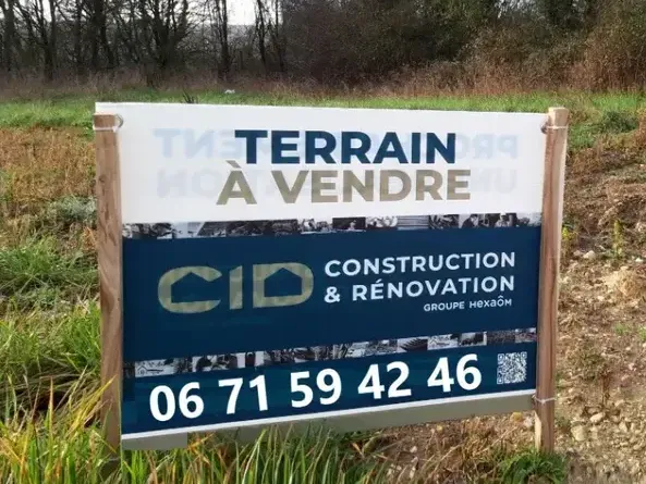 Photo Terrain à Druye au prix de 71 500€