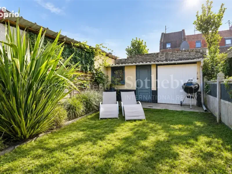 Photo Maison à La Madeleine au prix de 284 000€