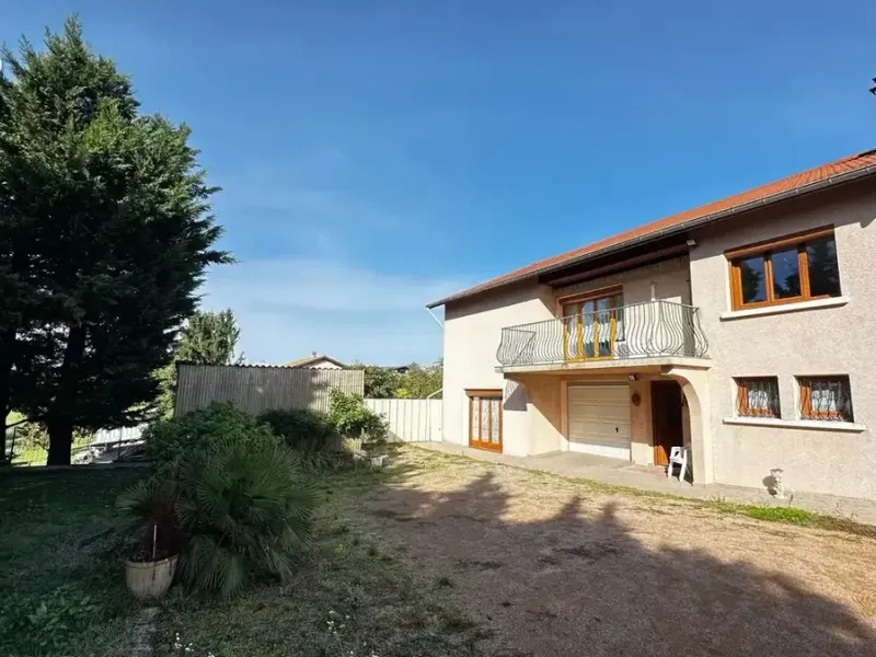 Photo Maison à Luzinay au prix de 439 000€