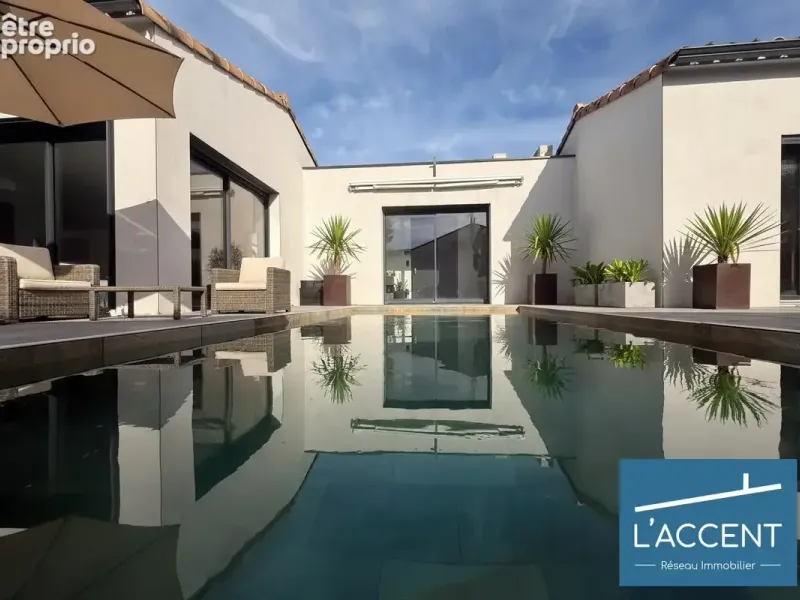 Photo Maison à Beauvoisin au prix de 530 000€