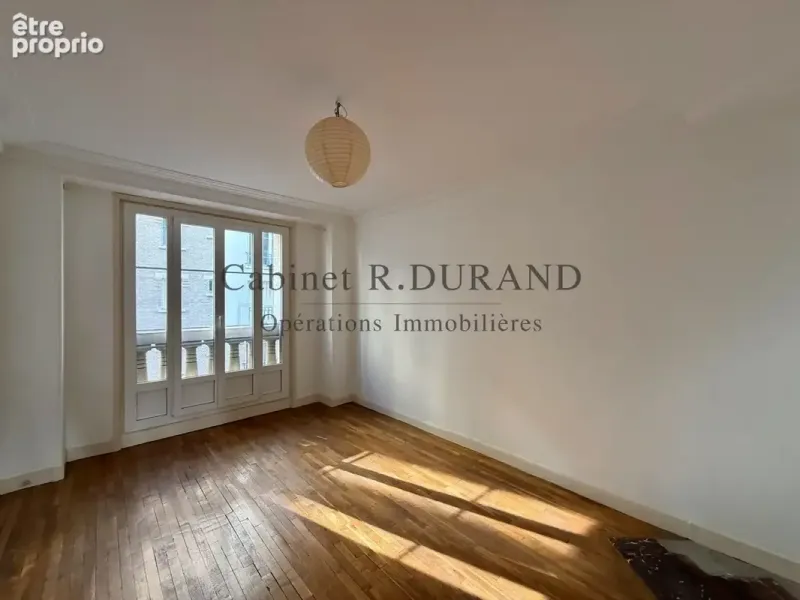 Photo Appartement à Courbevoie au prix de 377 000€