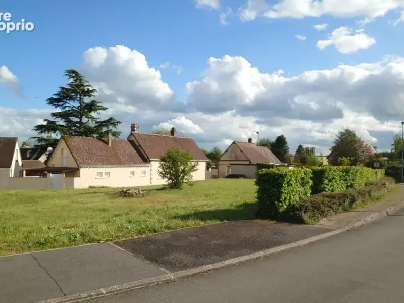 Photo Terrain à La Grande-Paroisse au prix de 85 000€