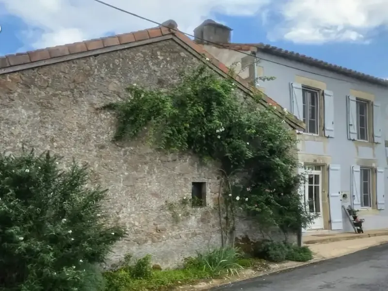 Photo Maison à Millac au prix de 130 000€