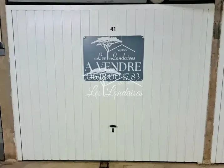 Photo Parking à La Londe-Les-Maures au prix de 38 000€