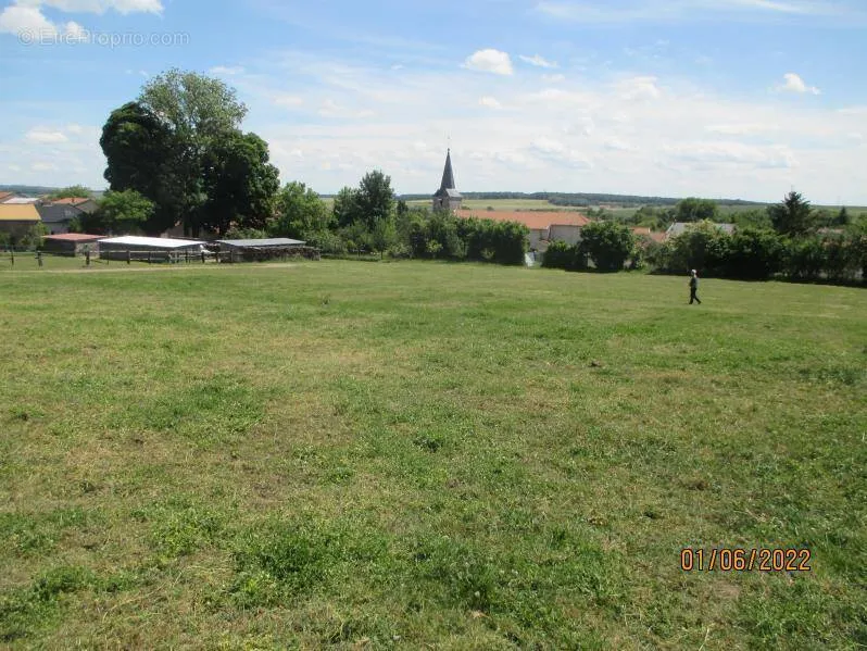 Photo Terrain à Courcelles-Chaussy au prix de 99 900€