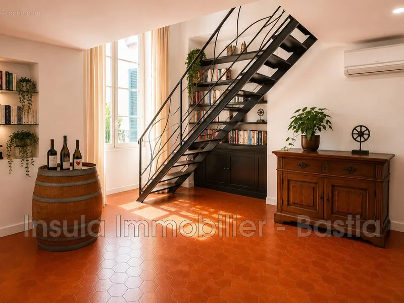 Photo Appartement à San-Martino-Di-Lota au prix de 289 000€