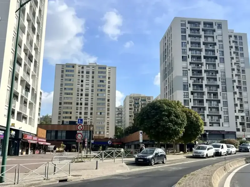 Photo Commerce à Saint-Ouen-L'aumone au prix de 466 100€
