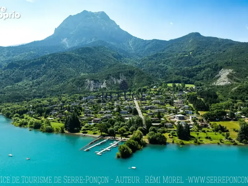 Photo Terrain à Savines-Le-Lac au prix de 220 000€
