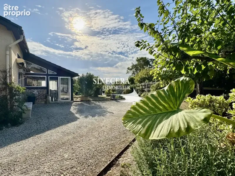 Photo Maison à Pontours au prix de 323 500€
