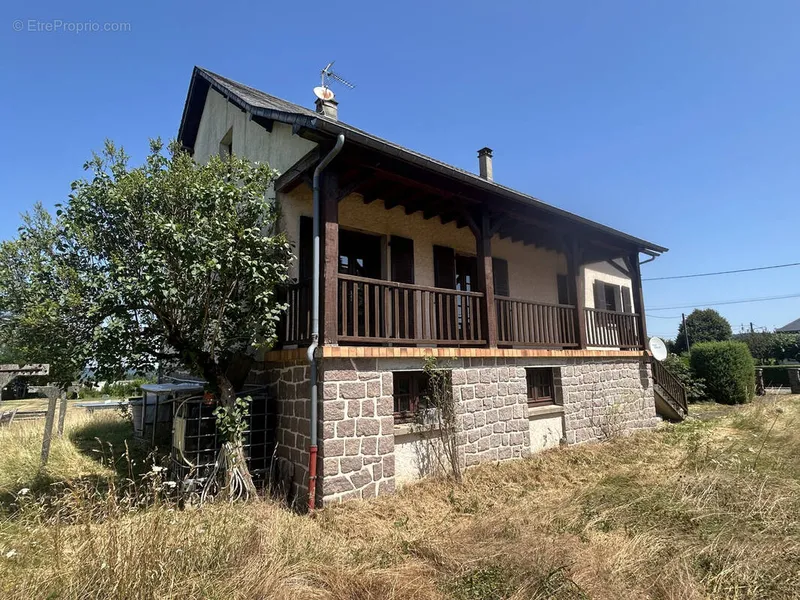 Photo Maison à Saint-Yrieix-Le-Dejalat au prix de 118 000€