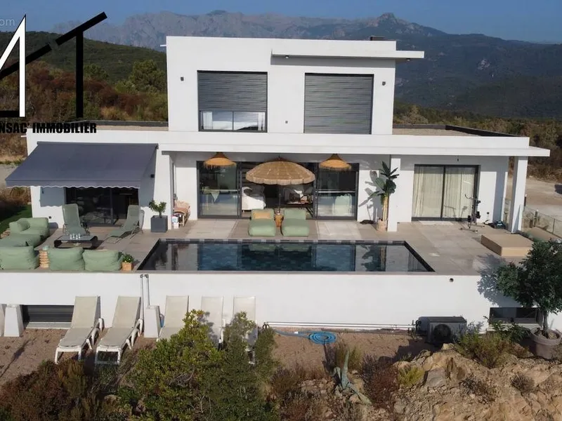 Photo Maison à Sari-Solenzara au prix de 1 390 000€