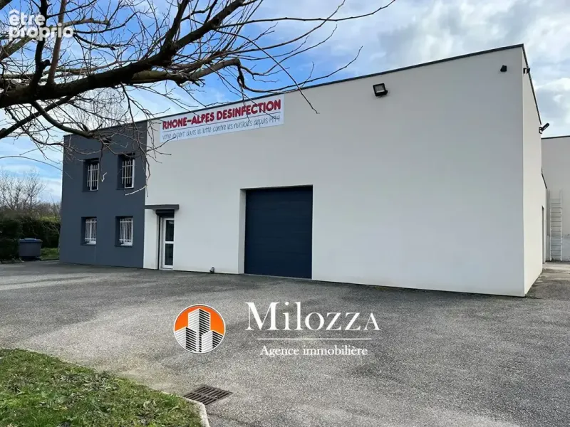 Photo Commerce à Saint-Quentin-Fallavier au prix de 395 000€