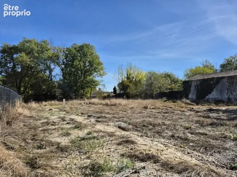 Photo Terrain à Saint-Selve au prix de 148 000€