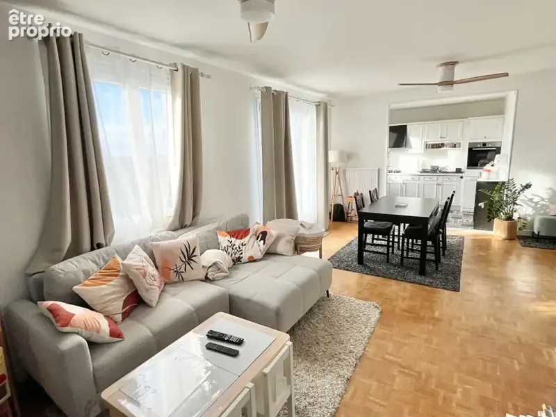 Photo Appartement à Saint-Cyr-Sur-Loire au prix de 244 000€