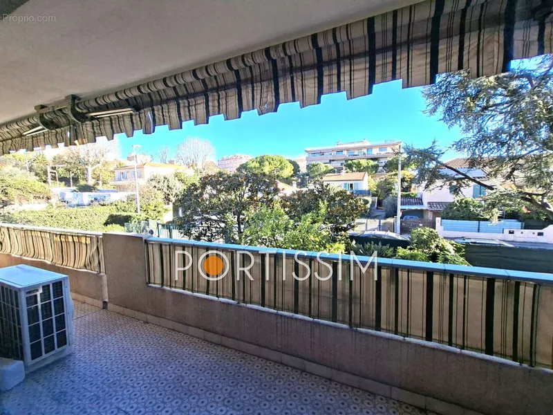 Photo Appartement à Saint-Laurent-Du-Var au prix de 300 000€