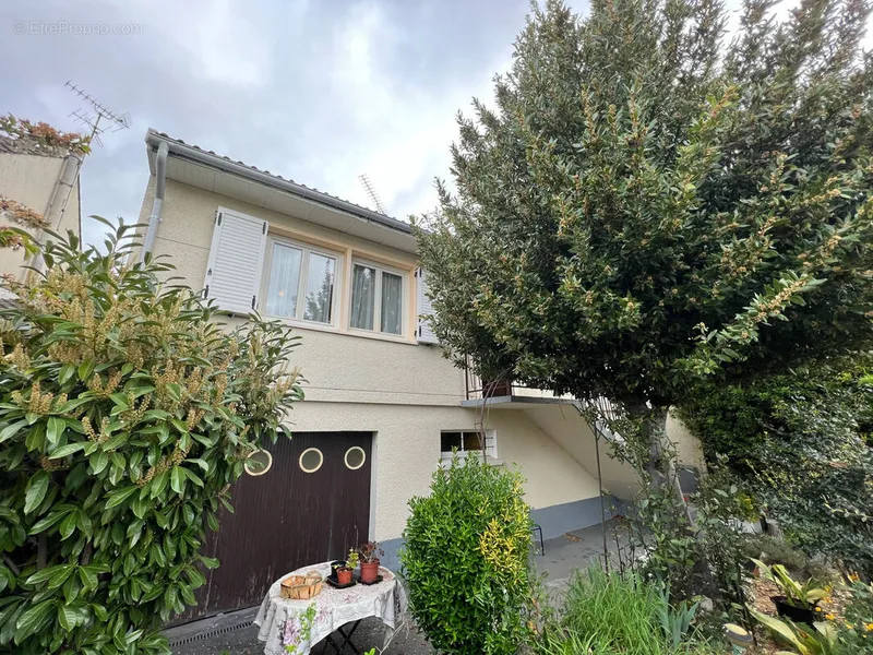 Photo Maison à Bobigny au prix de 314 000€