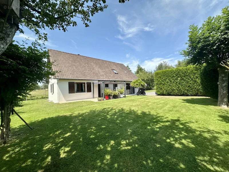 Photo Maison à Bellengreville au prix de 279 000€