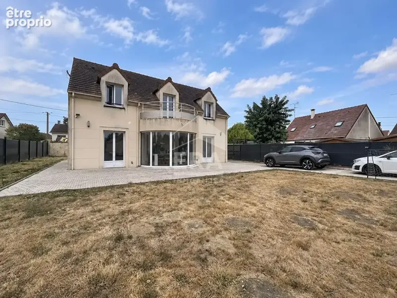 Photo Maison à Pamfou au prix de 367 000€