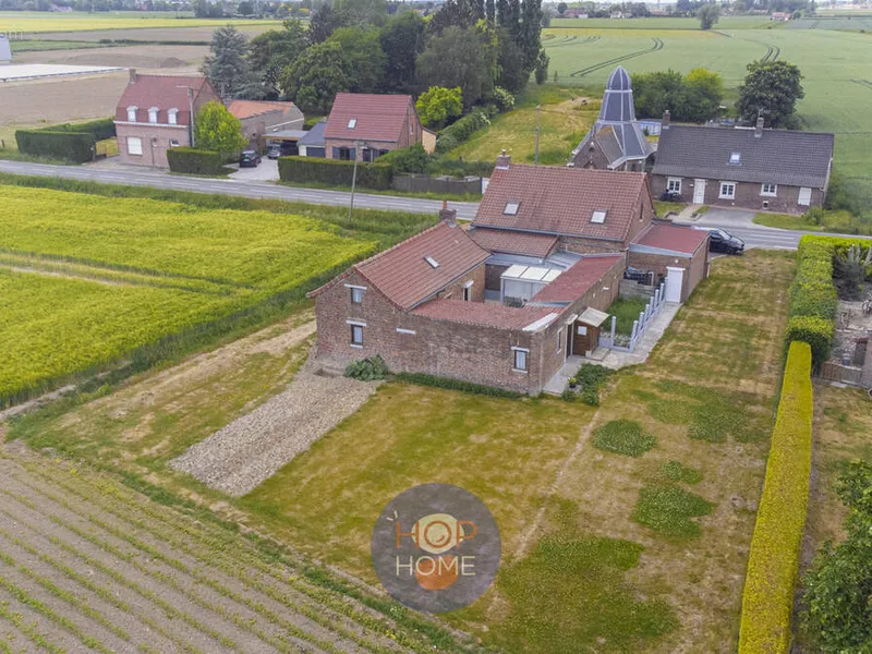 Photo Maison à Estaires au prix de 215 000€