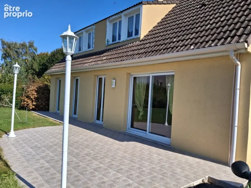 Photo Maison à Quettehou au prix de 294 784€