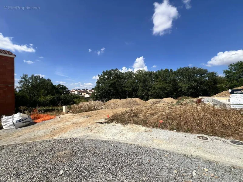 Photo Terrain à Limoges au prix de 49 900€