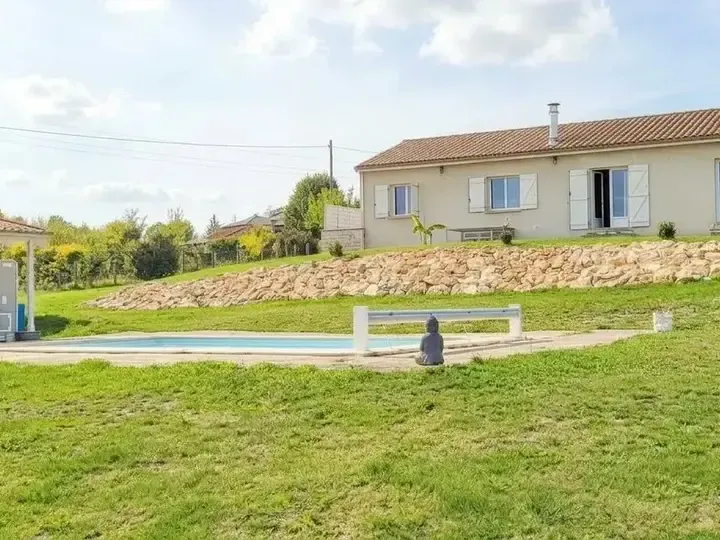 Photo Maison à Montcuq au prix de 235 400€