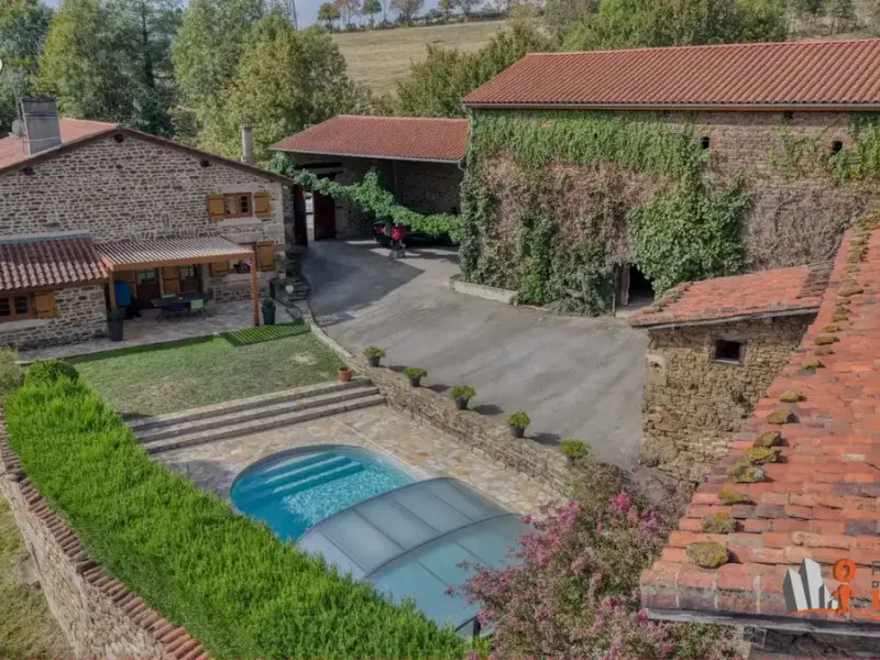 Photo Maison à Saint-Jean-Bonnefonds au prix de 790 000€
