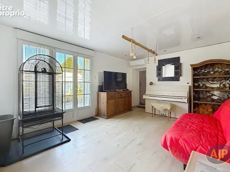 Photo Maison à Saint-Quantin-De-Rancanne au prix de 186 500€