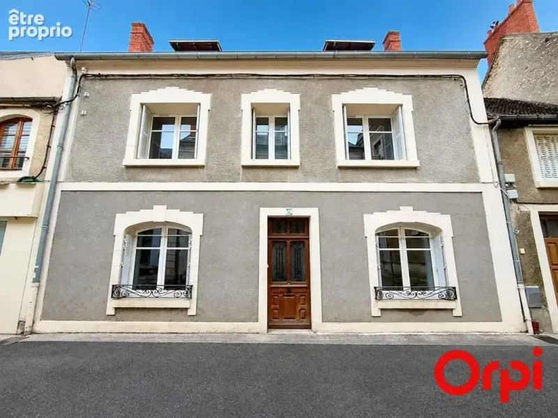 Photo Maison à Saint-Amand-Montrond au prix de 179 000€