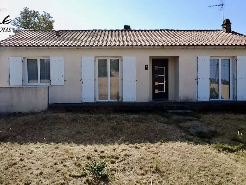 Photo Maison à Benet au prix de 221 550€