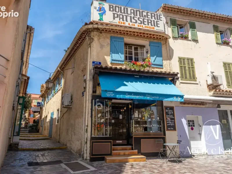 Photo Commerce à Le Lavandou au prix de 420 000€