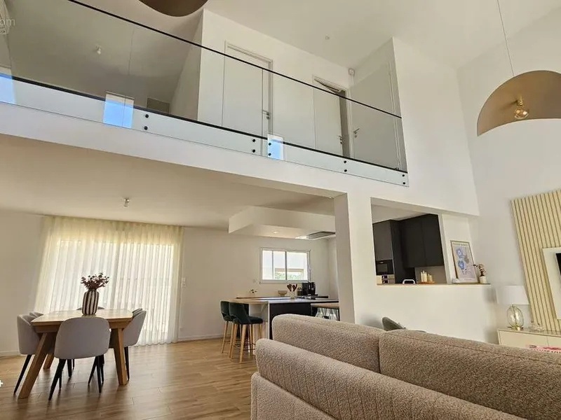 Photo Maison à Niort au prix de 451 000€