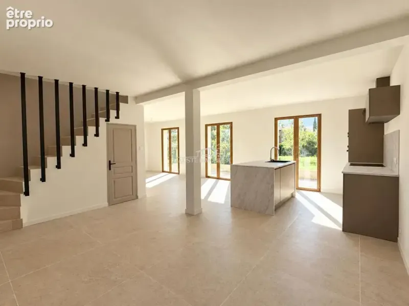 Photo Maison à Nans-Les-Pins au prix de 629 000€