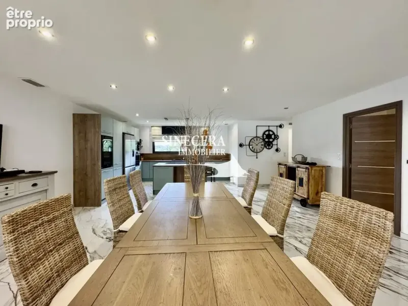 Photo Maison à Beleymas au prix de 635 000€