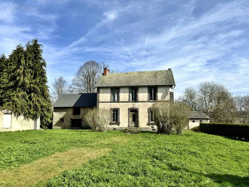 Photo Maison à Giat au prix de 91 375€