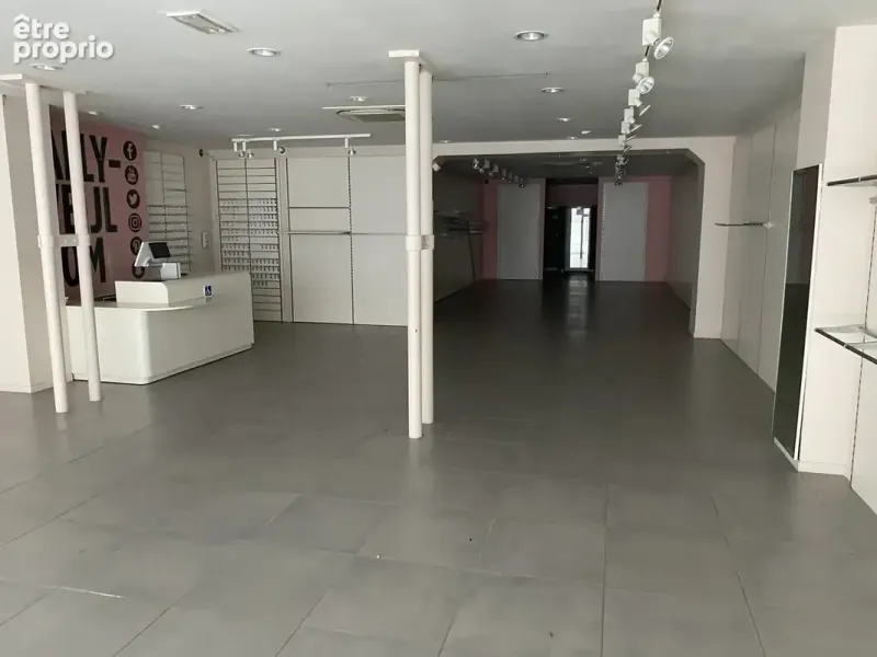 Photo Commerce à Romans-Sur-Isere au prix de 186 000€