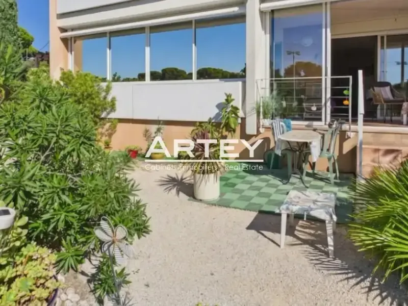 Photo Appartement à Carqueiranne au prix de 468 000€
