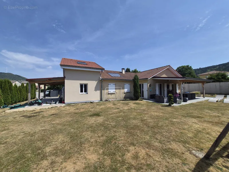 Photo Maison à Izenave au prix de 315 000€