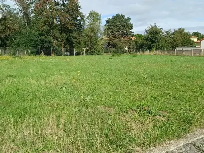 Photo Terrain à Thieuloy-Saint-Antoine au prix de 29 000€