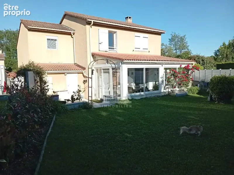 Photo Maison à Villefontaine au prix de 289 000€