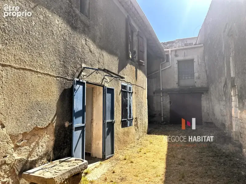 Photo Maison à Montmirat au prix de 129 900€