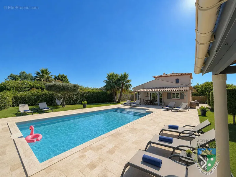 Photo Maison à La Londe-Les-Maures au prix de 1 350 000€